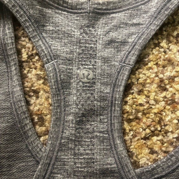 Lululemon Swiftly Tech Razorback Tank - Picture 2 of 3